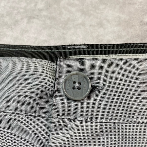 Travis Mathew Shorts Men's 40 Gray Golf Chino Stretch Flat Front Casual - Picture 4 of 14